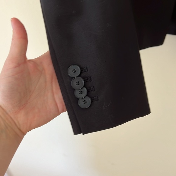 Ann Taylor black suit jacket size 0P. GUC and freshly cleaned. - Picture 4 of 7